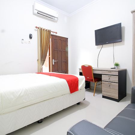 Reddoorz Plus Near Stie Ykpn Maguwo Ngoại thất bức ảnh