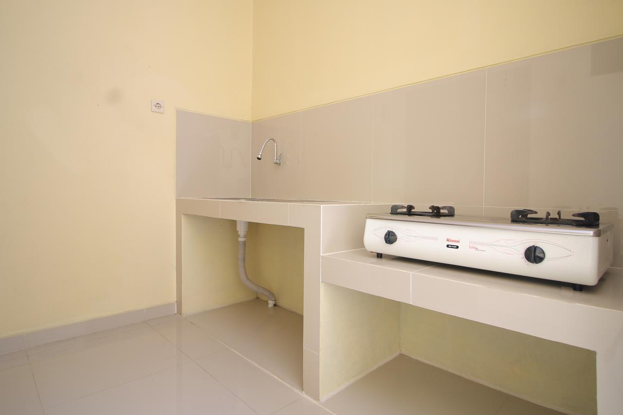 Reddoorz Plus Near Stie Ykpn Maguwo Ngoại thất bức ảnh