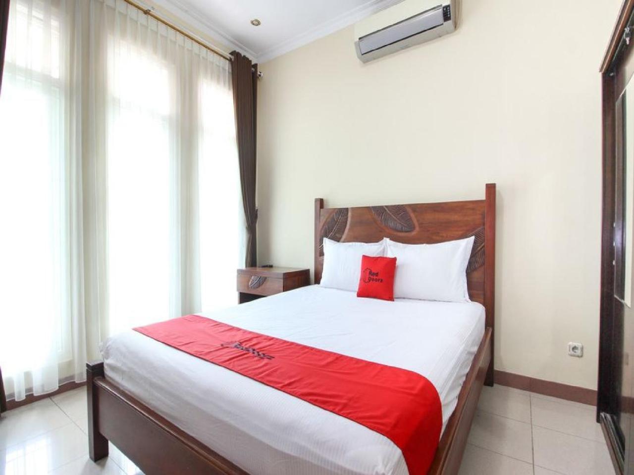 Reddoorz Plus Near Stie Ykpn Maguwo Ngoại thất bức ảnh