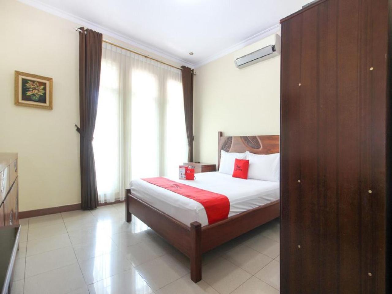 Reddoorz Plus Near Stie Ykpn Maguwo Ngoại thất bức ảnh
